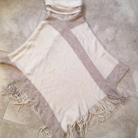 Anthropologie Accessories - Anthropologie fall wrap sparkle gold/cream poncho